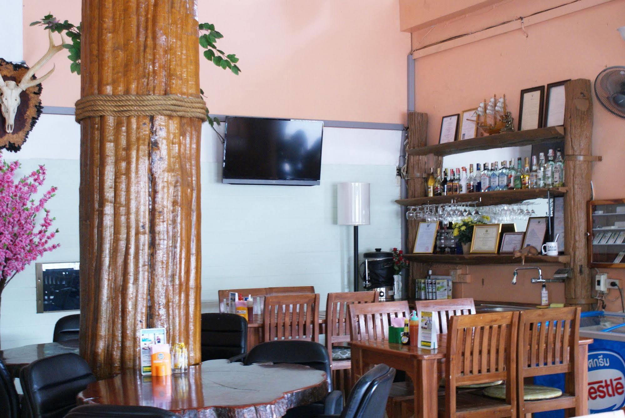 Tara Bed And Breakfast Kanchanaburi Extérieur photo