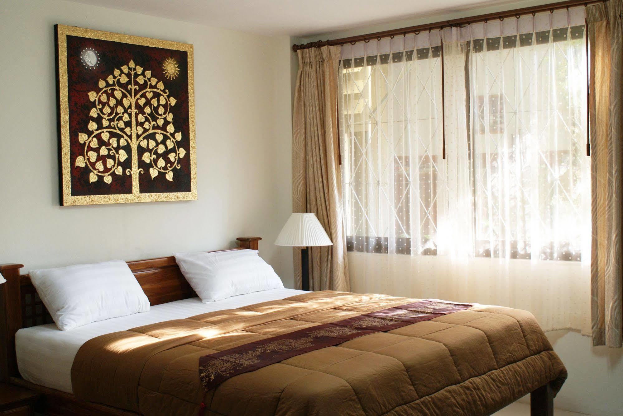 Tara Bed And Breakfast Kanchanaburi Extérieur photo