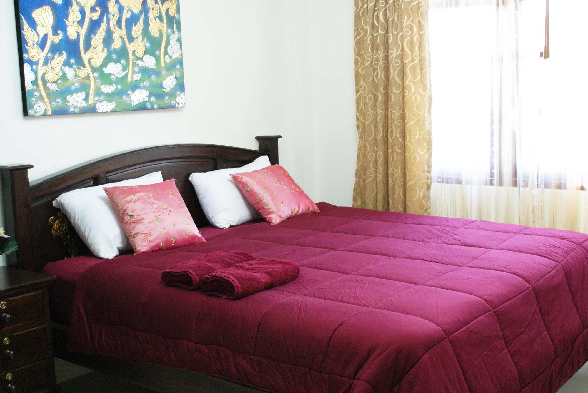 Tara Bed And Breakfast Kanchanaburi Extérieur photo